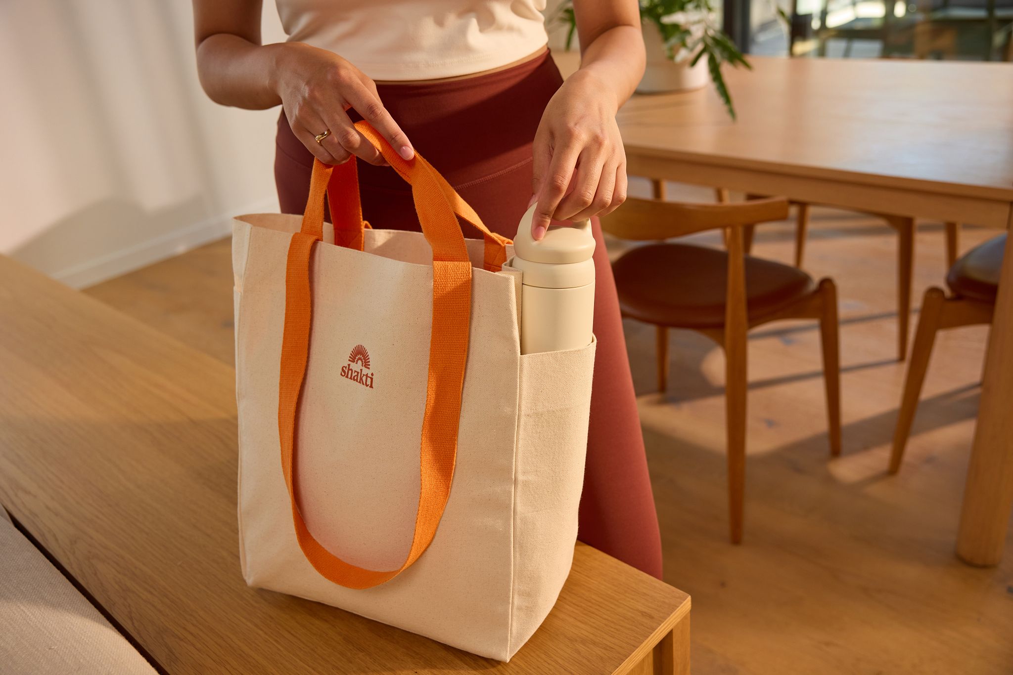 2 HANDLES - 3 POCKETS - INFINITE USE